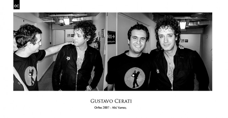 Entregando el libro a Gustavo Cerati